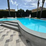 ゲストハウス Con Piscina Vicino Al Mare -