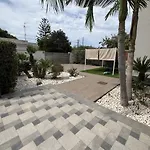 Con Piscina Vicino Al Mare - ゲストハウス